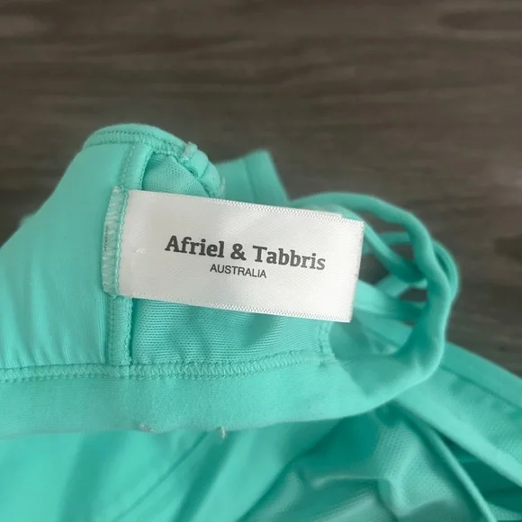 Ariel & Tabbris Sports Bra M - Picture 3 of 4